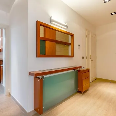 Bright Oldtown 2bdr Apartment