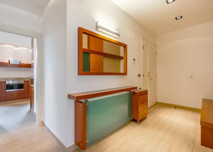 Bright Oldtown 2bdr Apartman